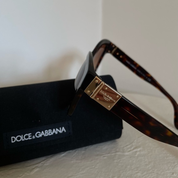 DOLCE & GABBANA Sunglasses with Sunglass Case - Picture 4 of 8